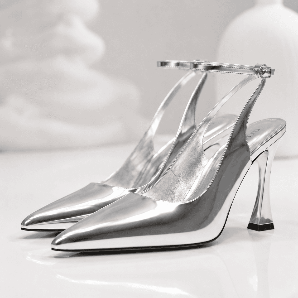 Women’s Stiletto High-Heel Closed-Toe Pump with Ankle Strap | SIZE: 7 1/2